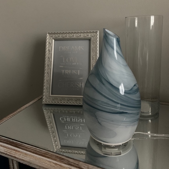 Essential Oil Diffuser - Picture 4 of 4